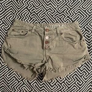 Frayed Mid-Rise Green Shorts